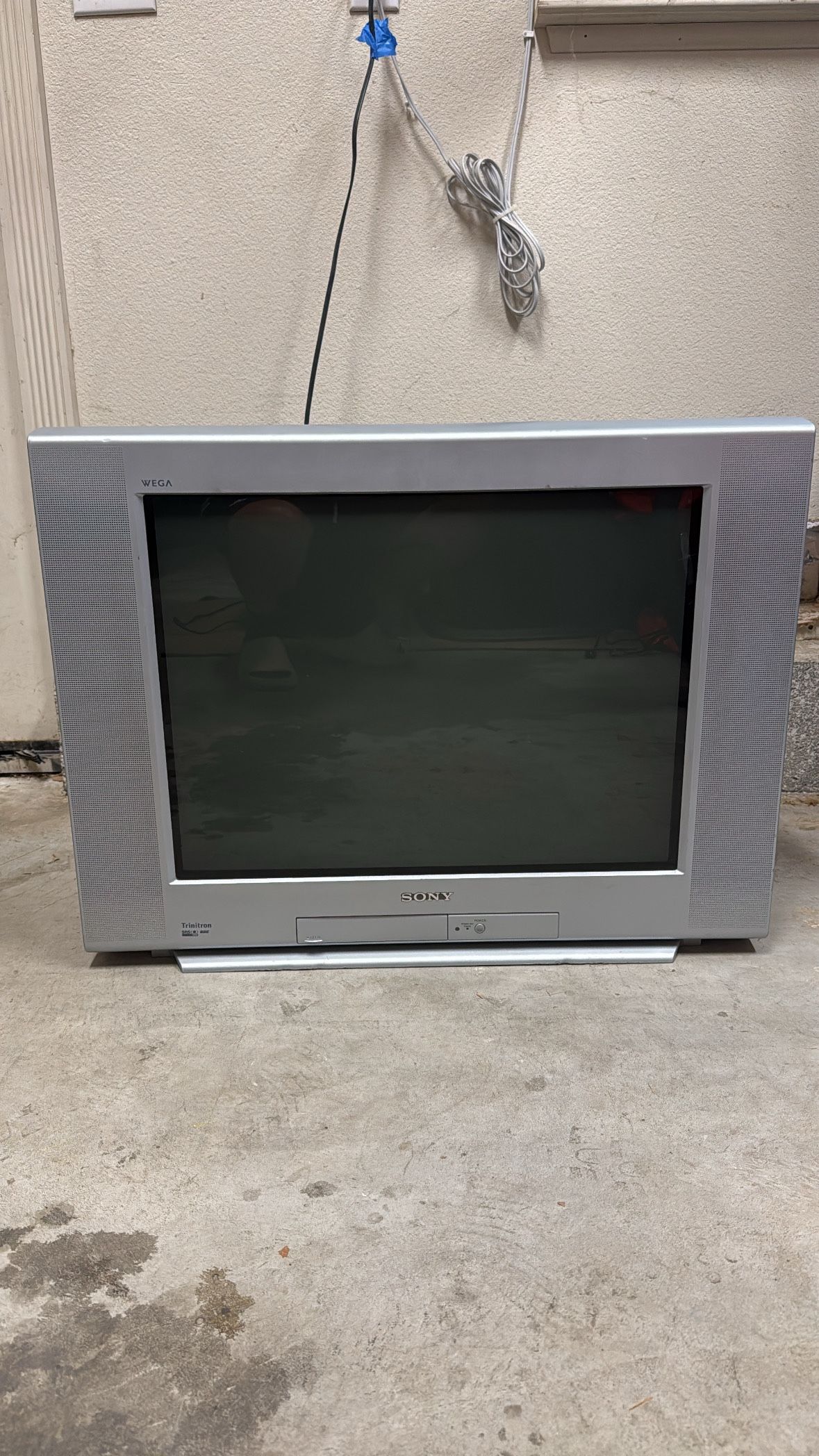 Sony Trinitron WEGA KV-27FS120 CRT TV 27”