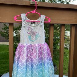 Mermaid Dress 🧜‍♀️ Size 5 Kids 