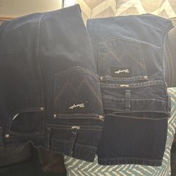 Pantalones wangres de hombre 34x32  $45 cada uno