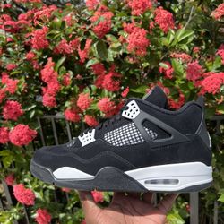 Jordan 4 White Thunder