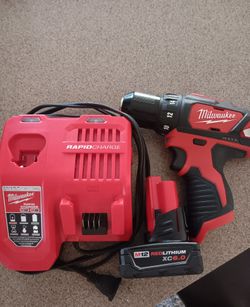 Milwaukee Drill With M12 Battery Also