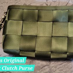 Harvey's Original Seatbelt Clutch