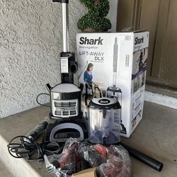 USED LIKE NEW SHARK 🦈 VACUUM