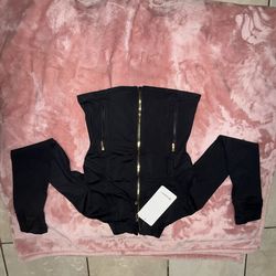 Black LULULEMON JACKET