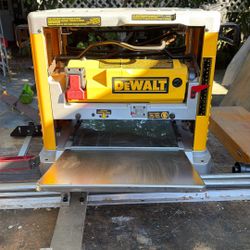 DEWALT DW734 Planer