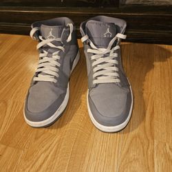 Air Jordan Mid 1 
