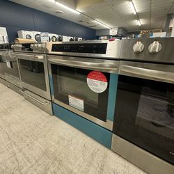 FRIGIDAIRE 30” INDUCTION RANGE W/CONVECTION‼️