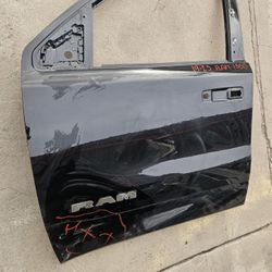 Dodge Ram 1500 Driver  Front Door Oem   19 To 25