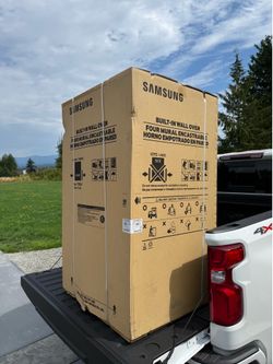 Samsung Bespoke 30 in. Double Electric Wall Oven in Black Matte Steel with AI Pro Cooking Camera New still in the box $3889 plus tax at Home Depot wil