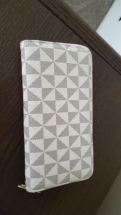 Ladies new wallet/wristlet