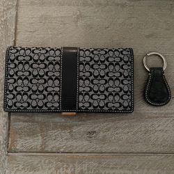 Coach| Bifold Checkbook & Keychain|Black
