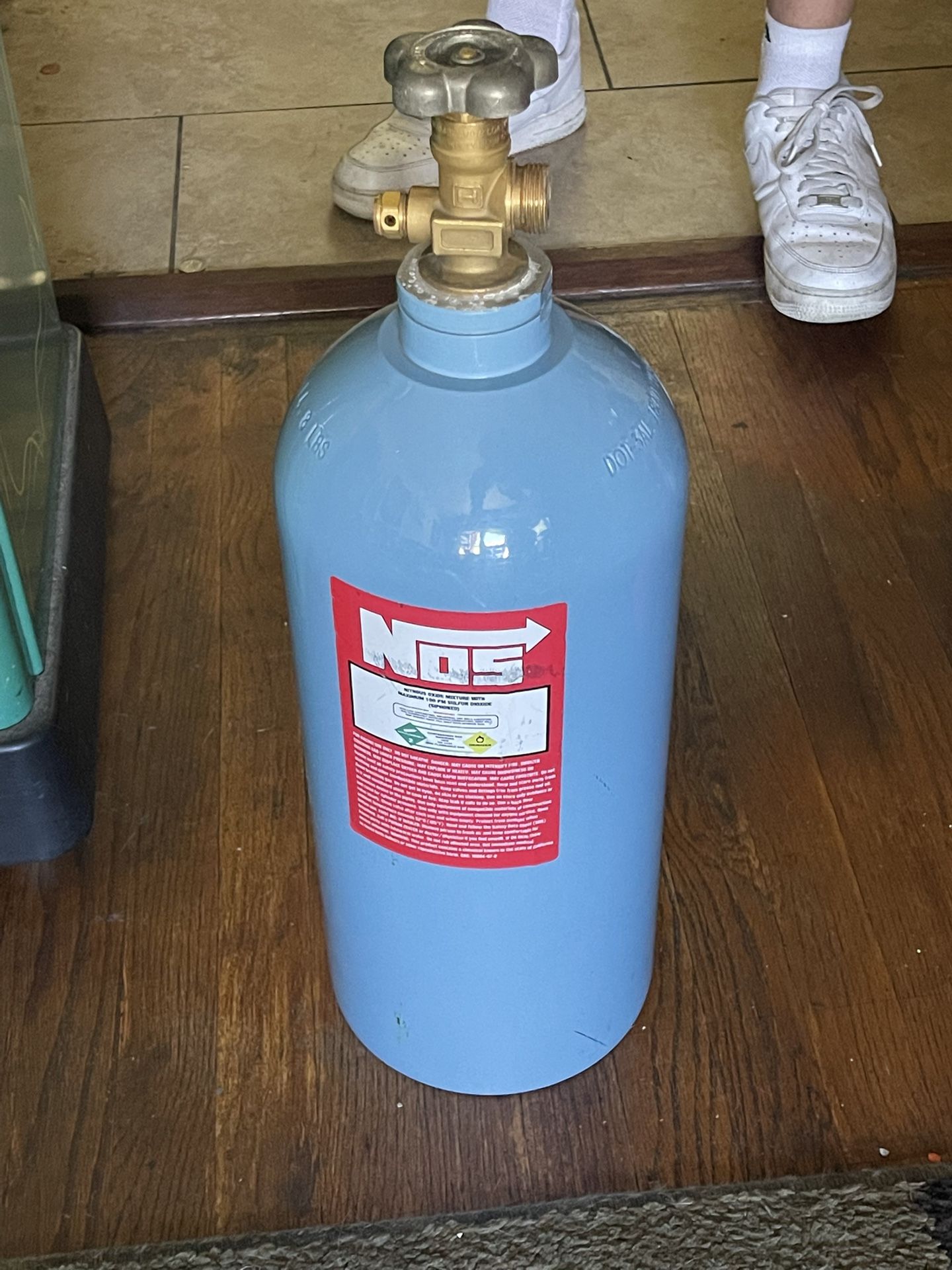 Nos Tank