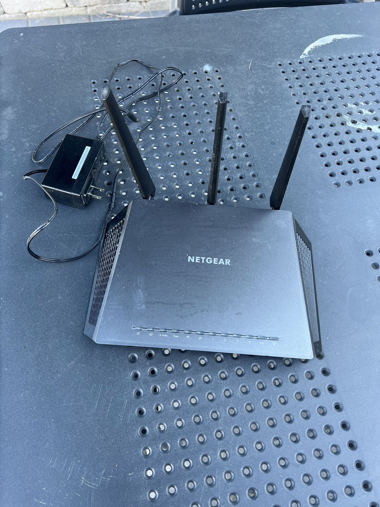 Netgear Nighthawk AC1900 WiFi Router (R7000)  Nighthawk Dual-Band WiFi Router, 1.9Gbps