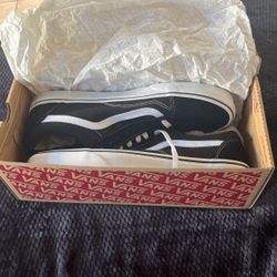 vans old school  never been used size 11