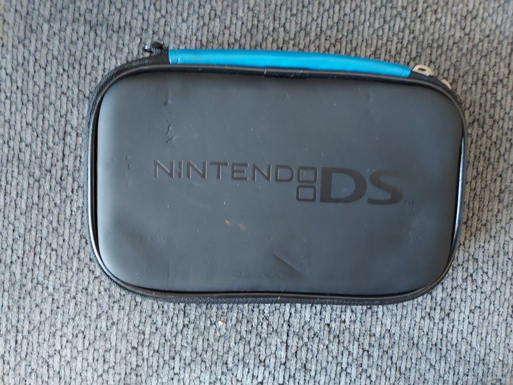 Super COOL Nintendo DS NERF CASE LIKE NEW MAKE OFFER