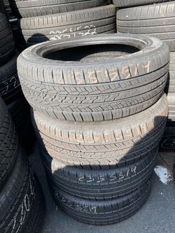 235/55R19 set of 4 matching used tires 235/55/19 in great condition 300$ for 4 tires plus tax. Mount available but not included. Wheel alignment avail