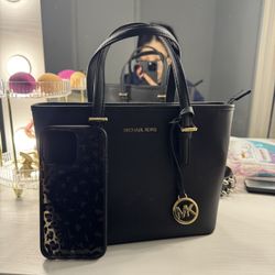 Michael Kors Handbag/Crossbody