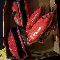 4 Piston Brembo’s w/ new brake lines