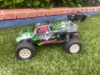 Traxxas Rustler 2X4 rc car RTR