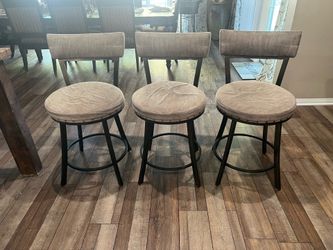 3 Barstools. Great condition. Nothing wrong with them, just changed my decor.
