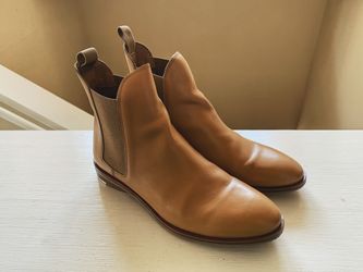 Everlane Chelsea Boot