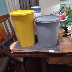 Tupperware Containers 