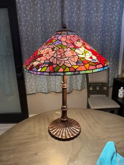 Tiffany-Style Stained Glass Table Lamp
