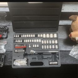 85 PIECE DRIVER/SOCKET SET