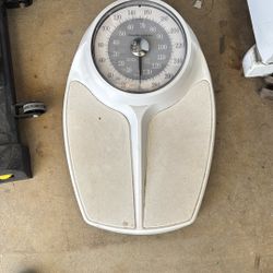 VINTAGE SCALE / WORKS FINE