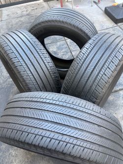 265/65/R18 MICHELIN TIRES Set