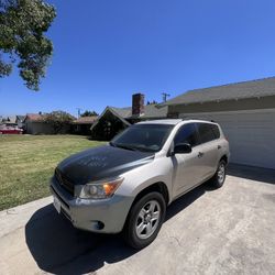 2008 Toyota RAV4 (Salvage Title)