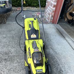 RYOBI 13 in. ONE+ 18-Volt Lithium-Ion Cordless Battery Walk Behind Push Lawn Mower (Tool only)