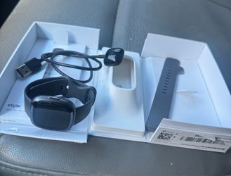 Fitbit verse 4ftness smartwatch New