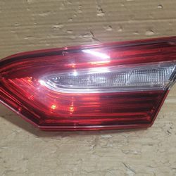 2018 2019 2020 2021 2022 2023 Toyota Camry Right Side Inner Tail Light OEM 
