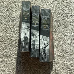 Cassandra Clare Series - The mortal instruments 