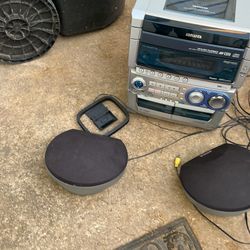 A Great Radio With Cassette, CD player , With Speakers In Good Condition