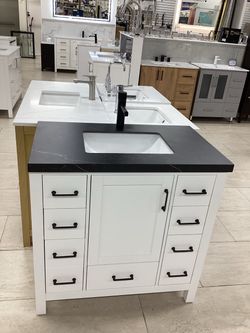 36” bathroom vanity cabinet new solid wood fully assembled Softclose drawers doors Quartz top sink attached ready for pick up today