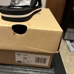 Girls Size 1 Ugg Sandals