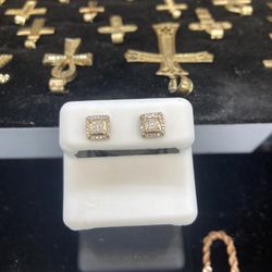 Diamond Earing 10kt yellow gold special price 