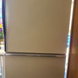 GE Refrigerator