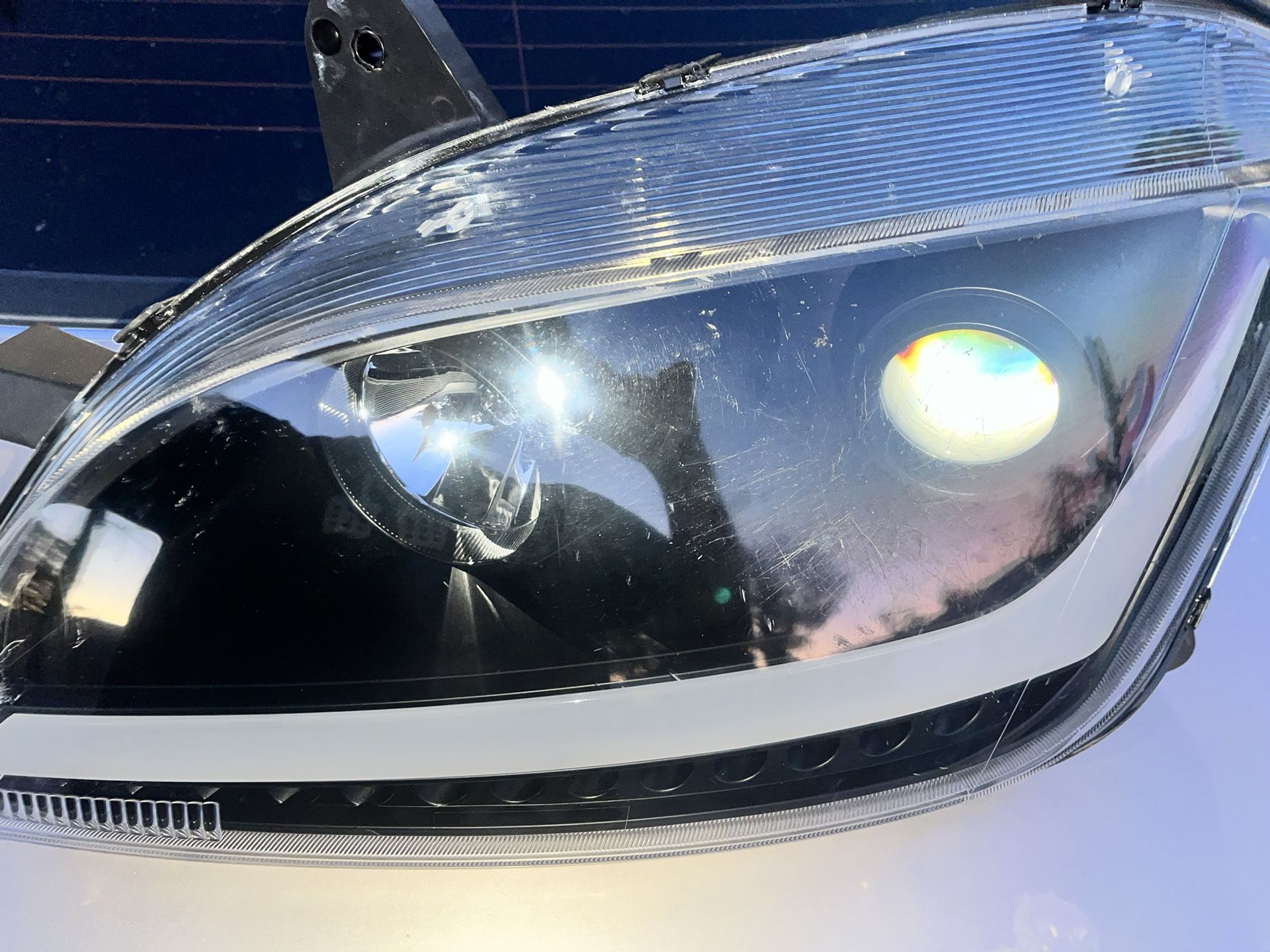 Peterbilt 579 587 Headlight