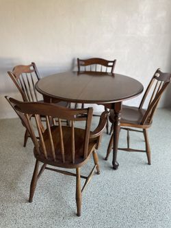 Round Table With 4 Chairs