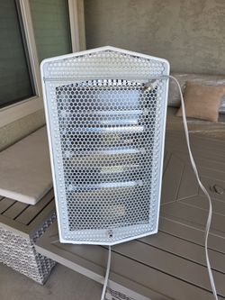 Room heater1500W Ultra Quiet Quartz Radiant Heater, White