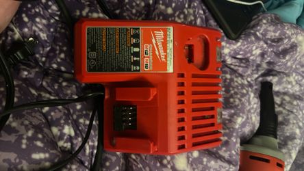 Milwaukee M12 and M18 multi charger