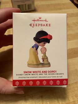 Hallmark Disney Snow White Christmas Ornament