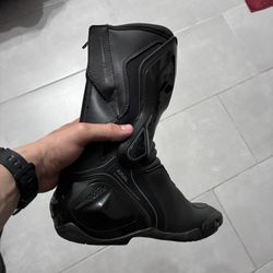 Dainese Motorcycle Boots /Dainese Motorcycle Gloves 