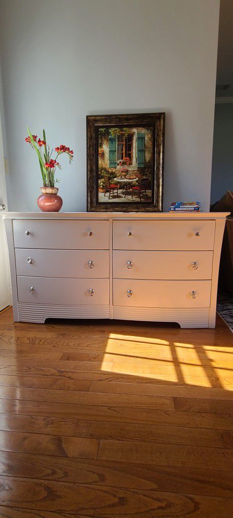 Stunning beautiful refinished dresser in antique white 