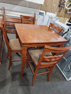 5-piece Counter Height Dining Set solid WOOD GOOD CONDITION  Dimensions  H3ft × W3ft × L3FT