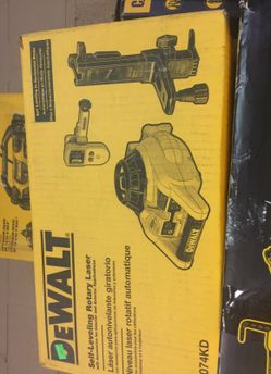 Dewalt self leveling Rotary laser with accessories
