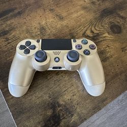 PS4 Gold Controller